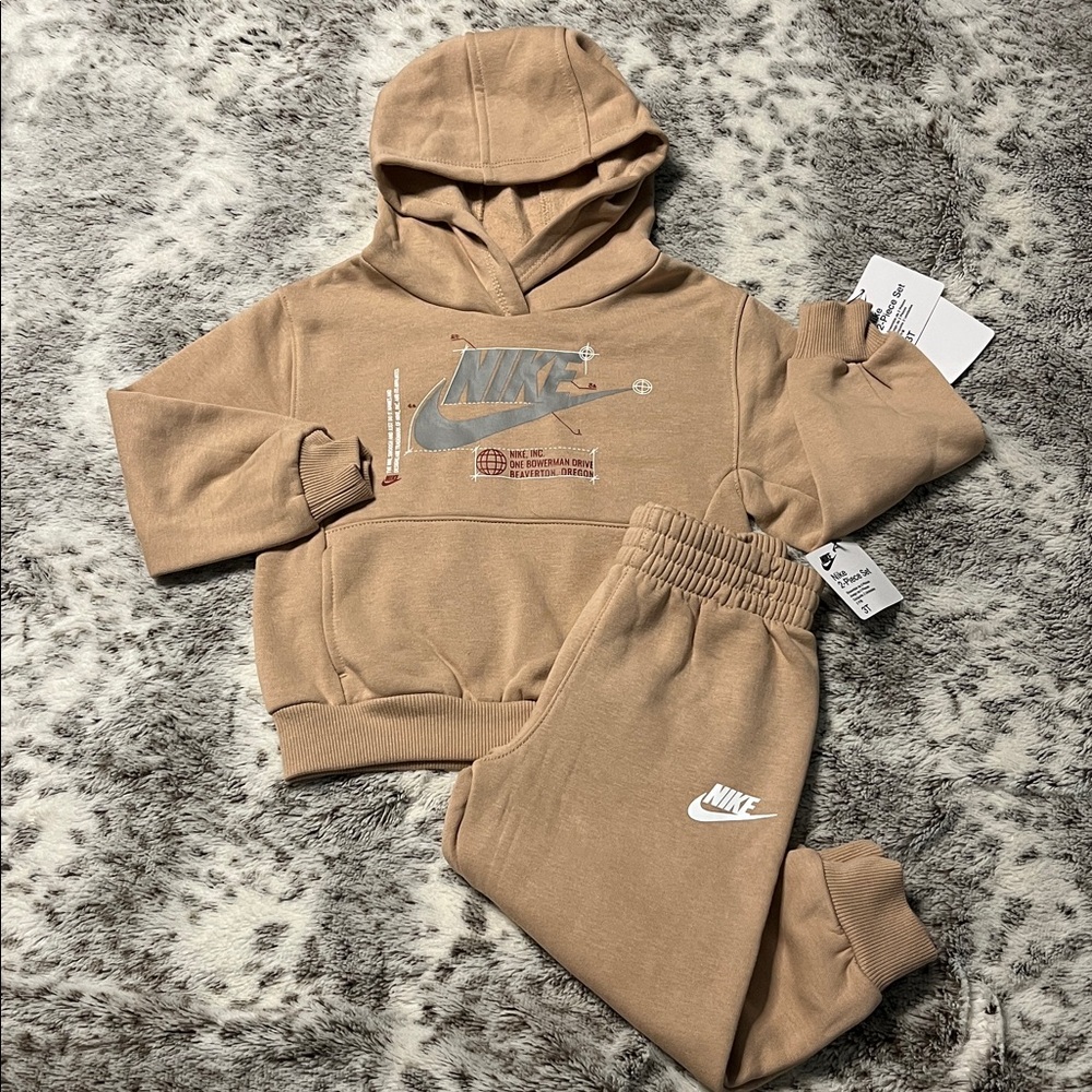 New Nike Hoodie Sweatshirt and Jogger Set